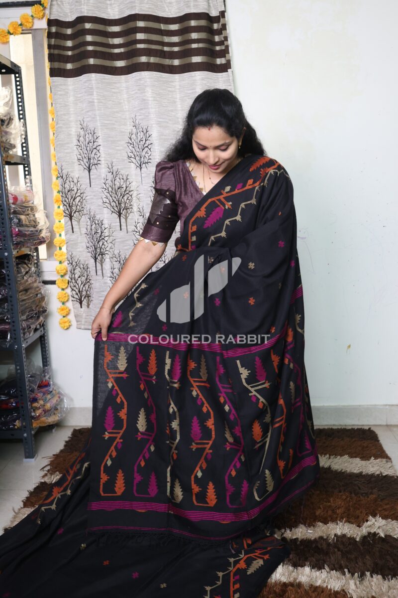 Pure mercerized cotton handwoven jamdani saree - Black - Image 2
